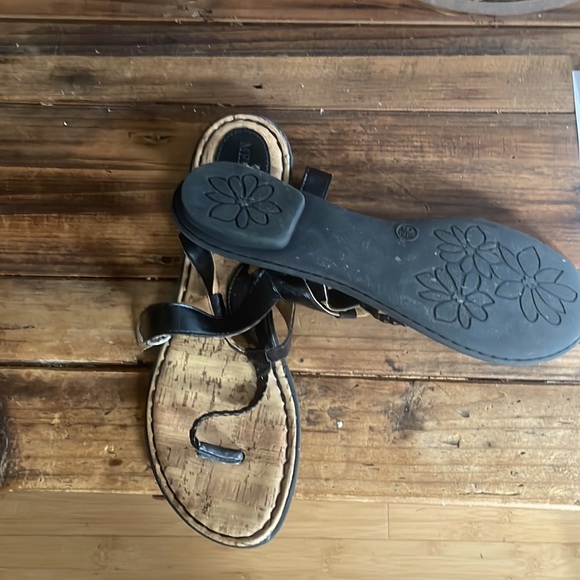 Black thong sandals from target, size 9 1/2. - Picture 2 of 2